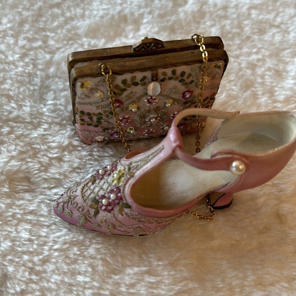 Purse and shoe set collection - Picture 4 of 7